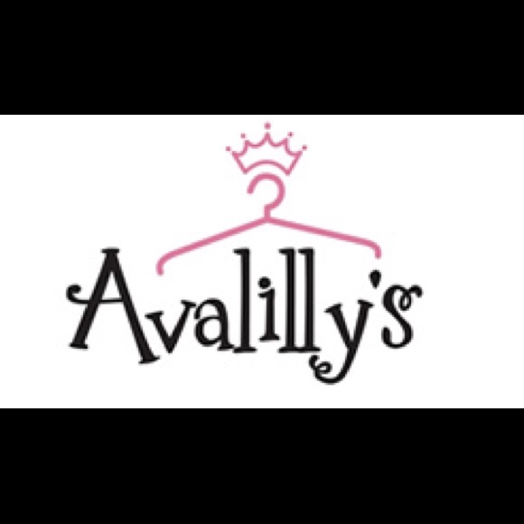 AvaLilly’s designer Overstock discount boutique - Picture 2 of 8